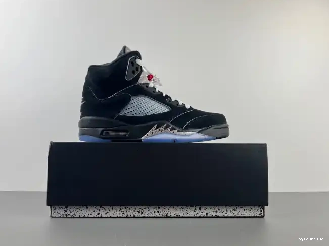 HYPE HF3975-001 Reimagined Black Air Metallic Jordan 5 0617